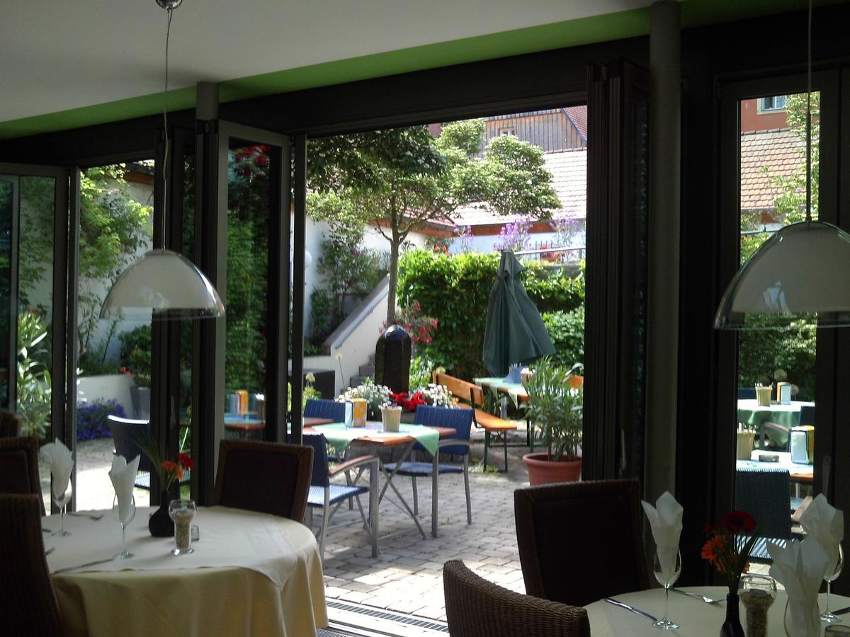 Hotel-Restaurant Goldenes Lamm Dinkelsbuehl Exterior photo